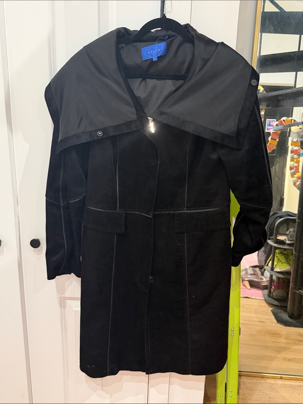 Black Womens Long Coat/dress with zip up front button collar - vintage